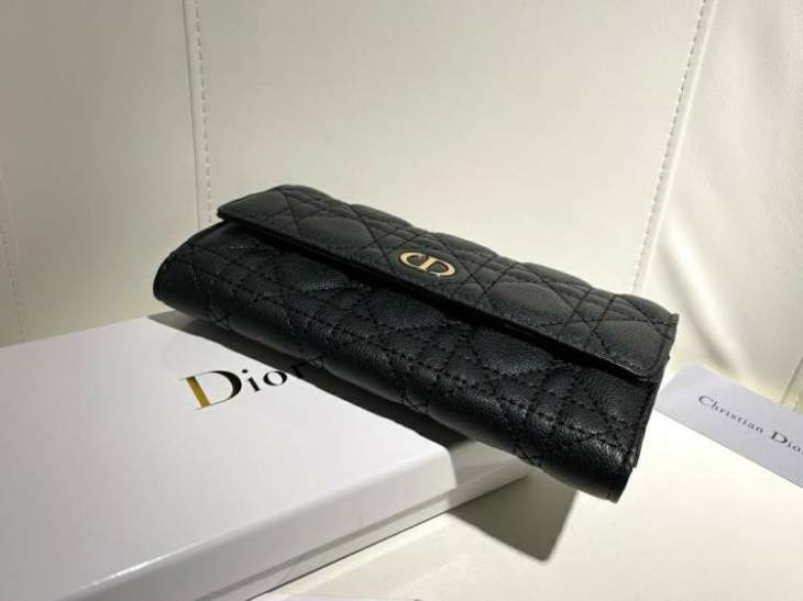 Picture of Dior Wallets _SKUfw239333236fw